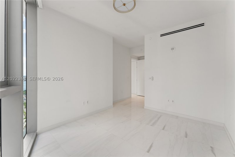 Alquiler de apartamento en Aston Martin Residences 1406