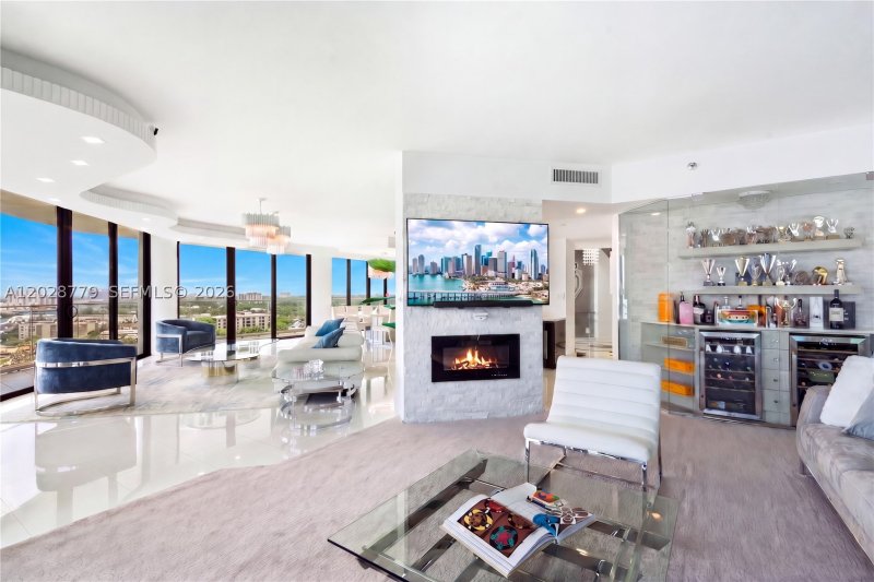 Condo for sale at Williams Island 2800 1605