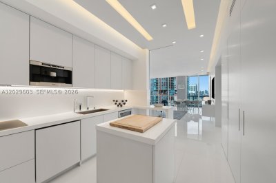 Aluguel de apartamento no Continuum II North 2903