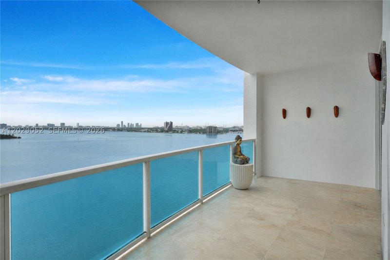 Condo for sale at New Wave 11E