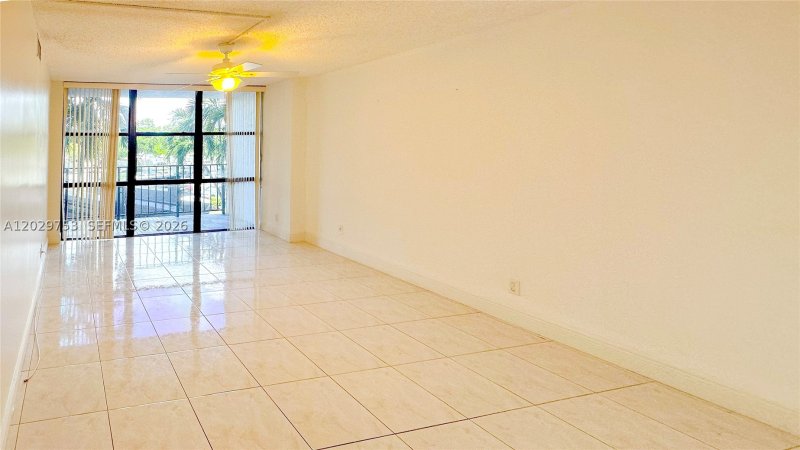 Condo for sale at Oceanview Park 323