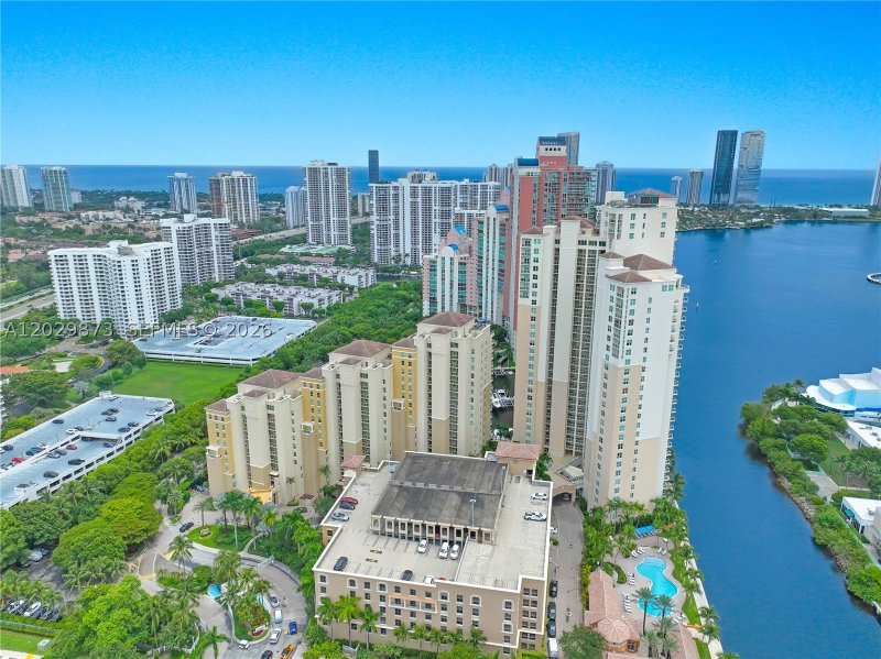 Comprar apartamento en Aventura Marina 503