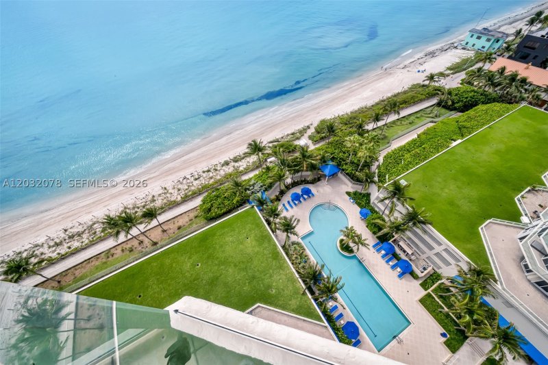 Apartment for rent at Renaissance on the Ocean 1501