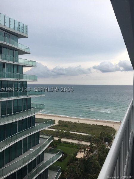Alquiler de apartamento en Marbella Surfside 1006