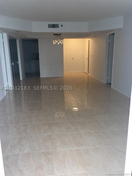 Alquiler de apartamento en Marbella Surfside 1006