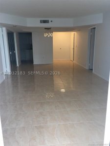 Alquiler de apartamento en Marbella Surfside 1006