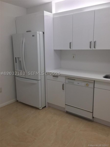 Alquiler de apartamento en Marbella Surfside 1006