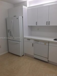 Alquiler de apartamento en Marbella Surfside 1006