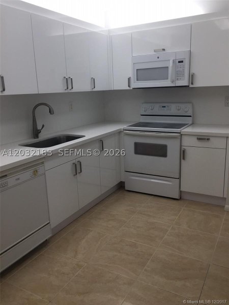 Alquiler de apartamento en Marbella Surfside 1006