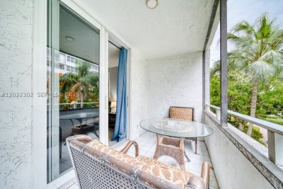 Comprar apartamento en East Point Towers 213