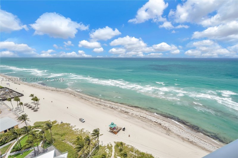 Condo for sale at Trump Royale 2008A