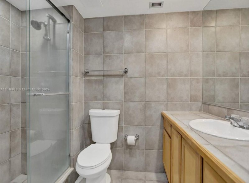Apartment for rent at Majorca Towers 601