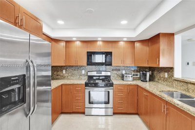 Comprar apartamento no Parker Plaza Estates 821
