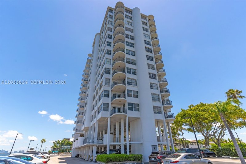 Condo for sale at Majorca Towers 704