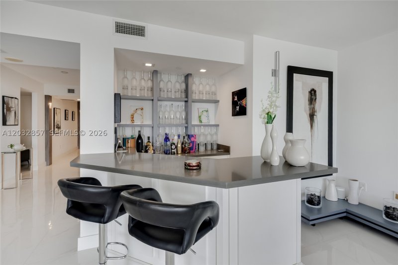 Condo for sale at Peninsula I 1806
