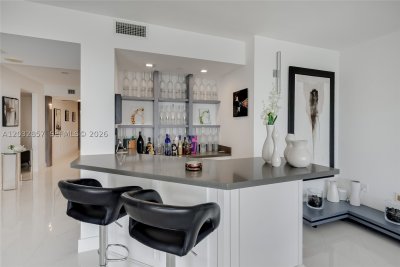 Comprar apartamento no Peninsula I 1806