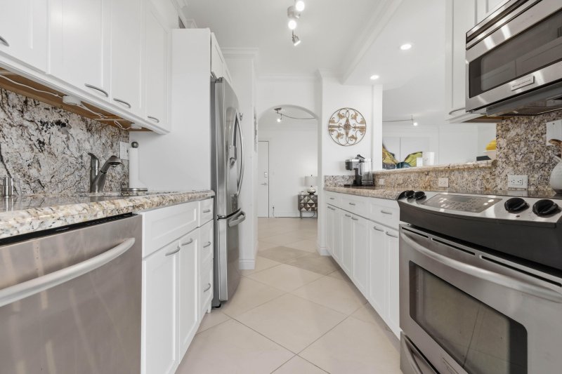 Apartment for rent at Embassy Towers 10c