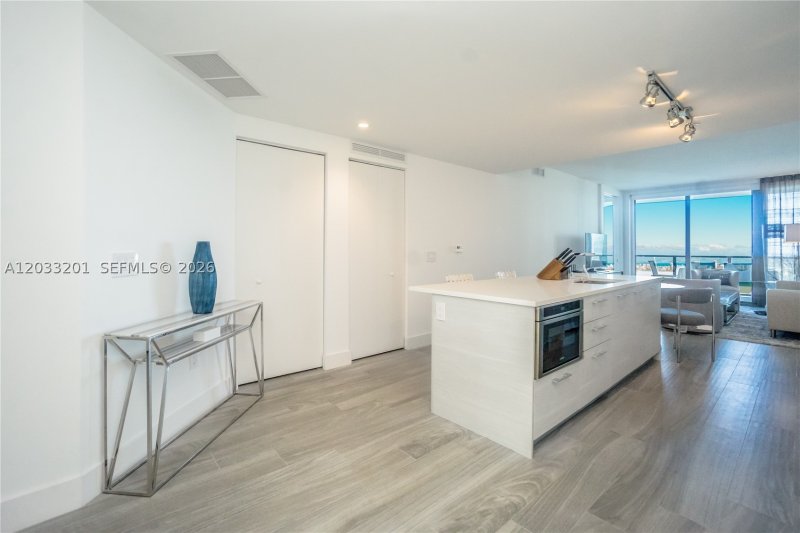 Apartment for rent at Paraiso Bay Miami 3505