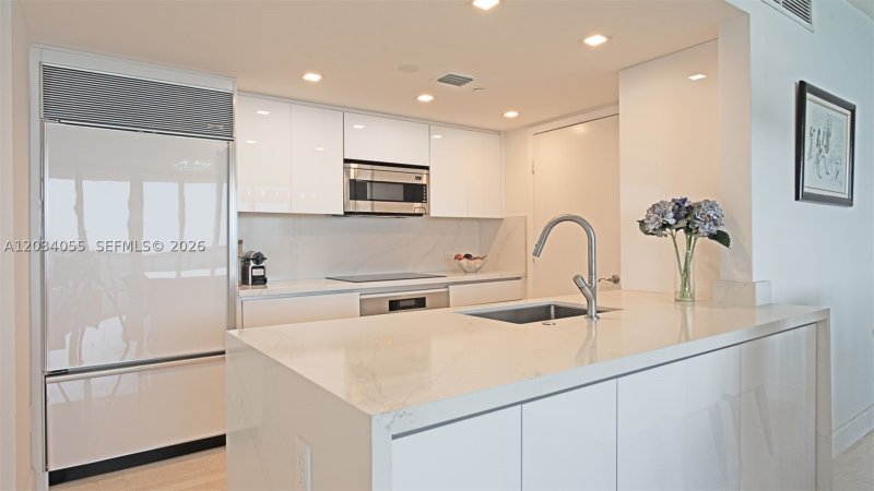 Condo for sale at Ocean Four 1508