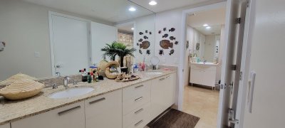 Comprar apartamento no Beach Club One 3806