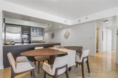 Comprar apartamento no Beach Club Two 4511
