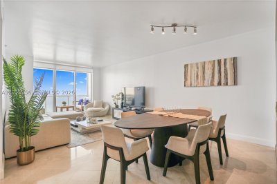 Comprar apartamento no Beach Club Two 4511