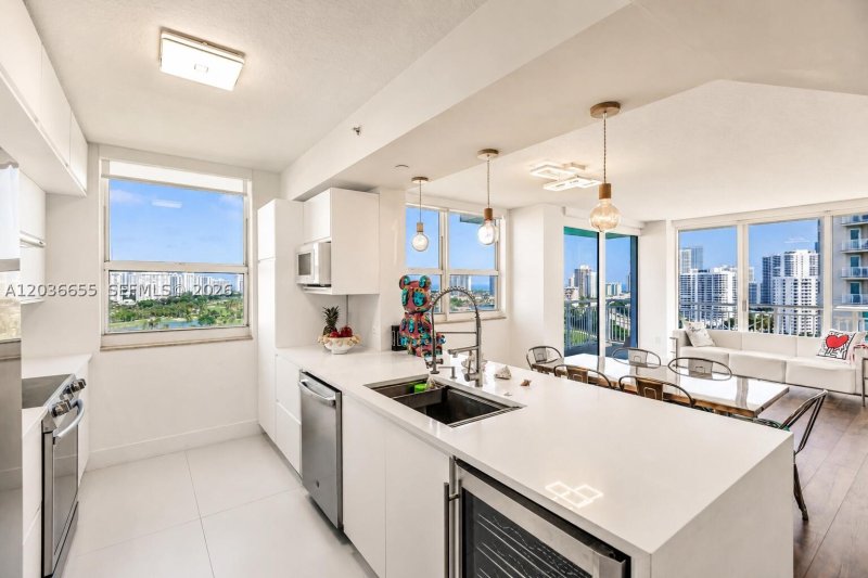 Condo for sale at Turnberry On The Green 1903