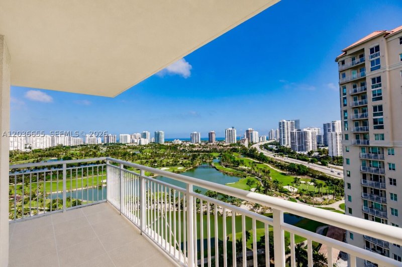 Condo for sale at Turnberry On The Green 1903