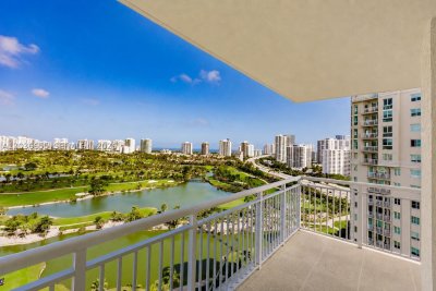 Comprar apartamento en Turnberry On The Green 1903