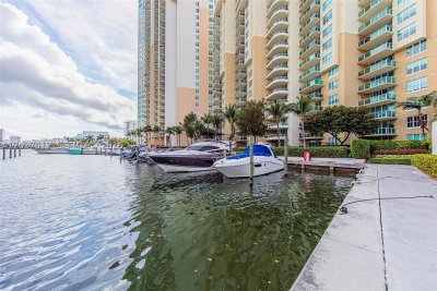 Aluguel de apartamento no Aventura Marina 1101