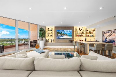 Aluguel de apartamento no The Gables Club 11F