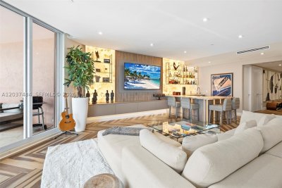 Aluguel de apartamento no The Gables Club 11F
