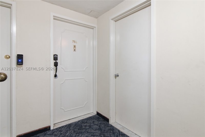 Apartment for rent at Four Ambassadors 764