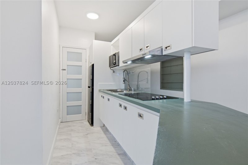 Apartment for rent at Four Ambassadors 764