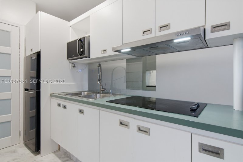 Apartment for rent at Four Ambassadors 764