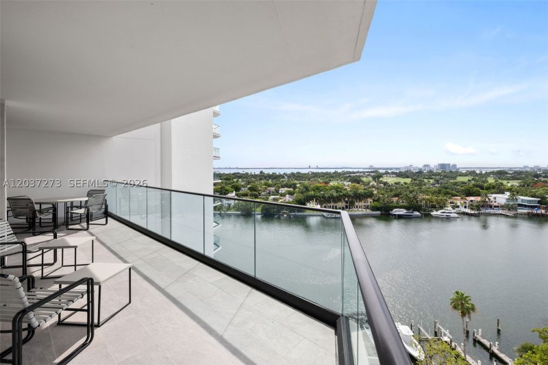 Condo for sale at Tower House 1401