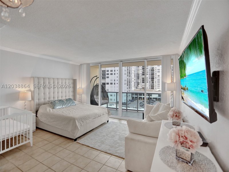 Condo for sale at The Wave Condo 605