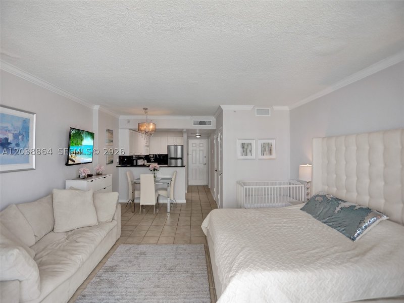 Condo for sale at The Wave Condo 605