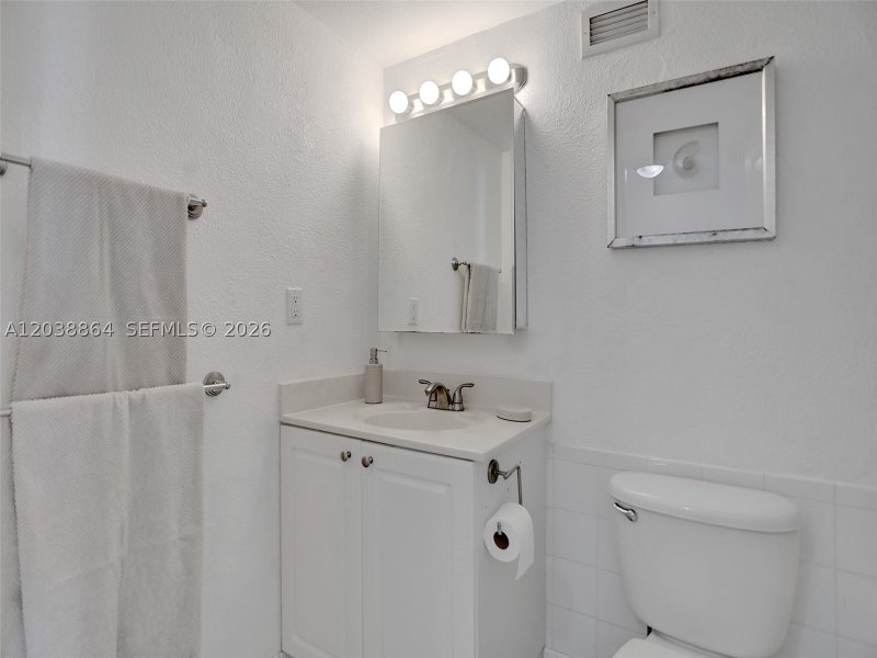Condo for sale at The Wave Condo 605