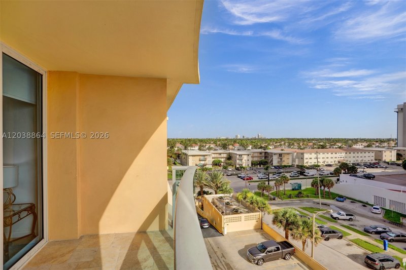 Condo for sale at The Wave Condo 605