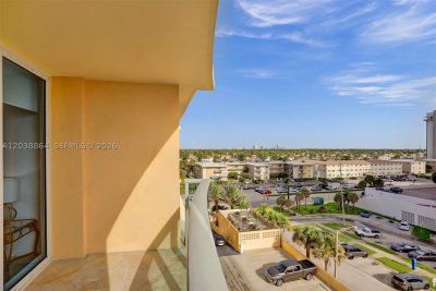 Comprar apartamento en The Wave Condo 605