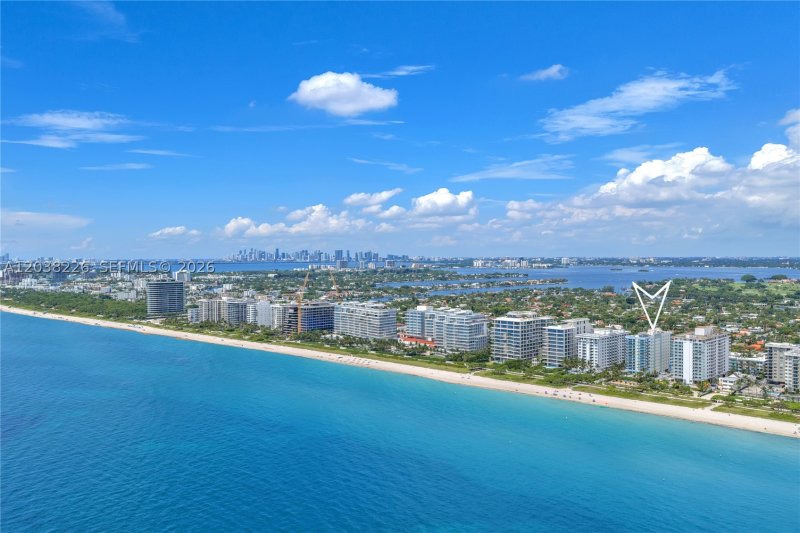 Comprar apartamento no The Waverly At Surfside 422