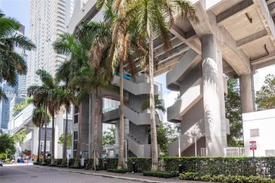 Aluguel de apartamento no Brickell on the River North 705