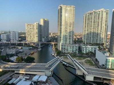Aluguel de apartamento no Brickell on the River North 705