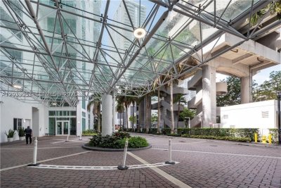 Aluguel de apartamento no Brickell on the River North 705