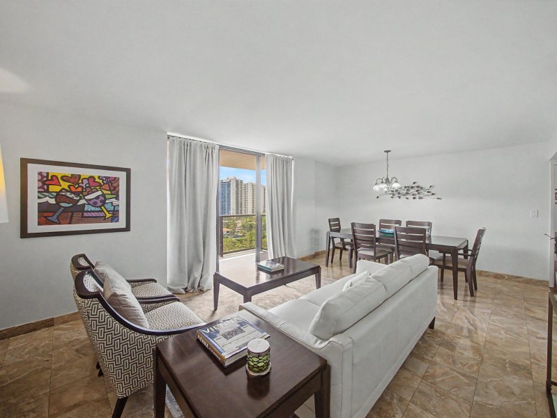 Alquiler de apartamento en Biscayne Cove 1807