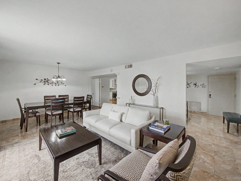 Alquiler de apartamento en Biscayne Cove 1807