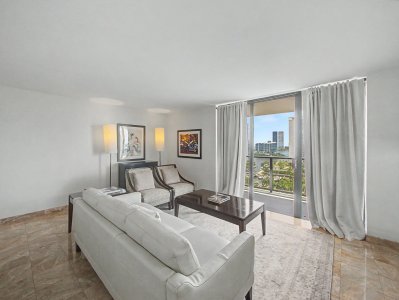 Alquiler de apartamento en Biscayne Cove 1807