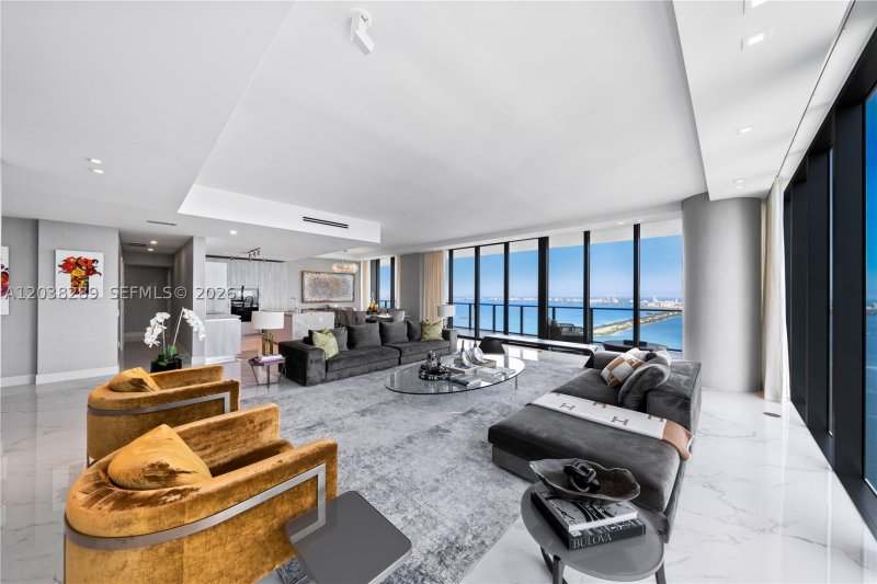 Comprar apartamento en One Paraiso PH5201