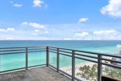 Diplomat Residences Apt #1703